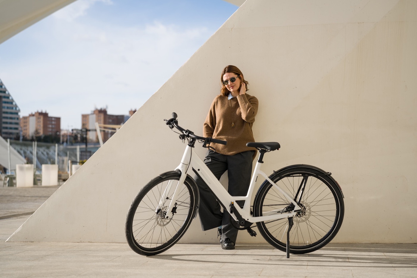 A rider with a Clover bike in Valencia